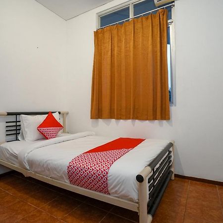 Super Oyo 1844 Bravo Residence Pangkal Pinang Kültér fotó