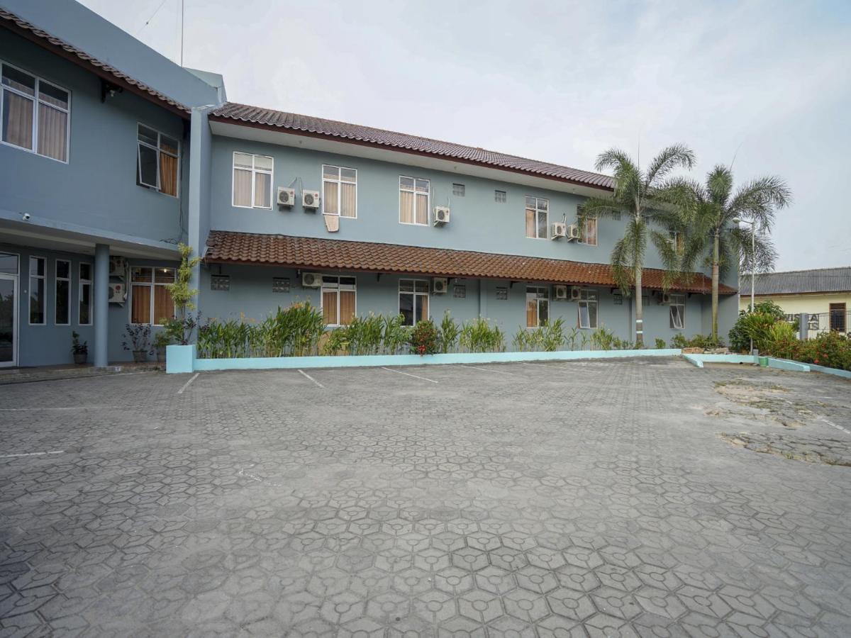 Super Oyo 1844 Bravo Residence Pangkal Pinang Kültér fotó