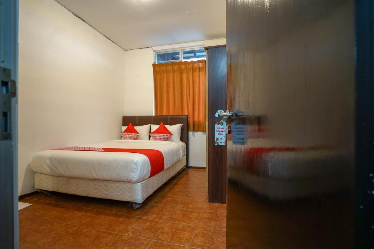 Super Oyo 1844 Bravo Residence Pangkal Pinang Kültér fotó